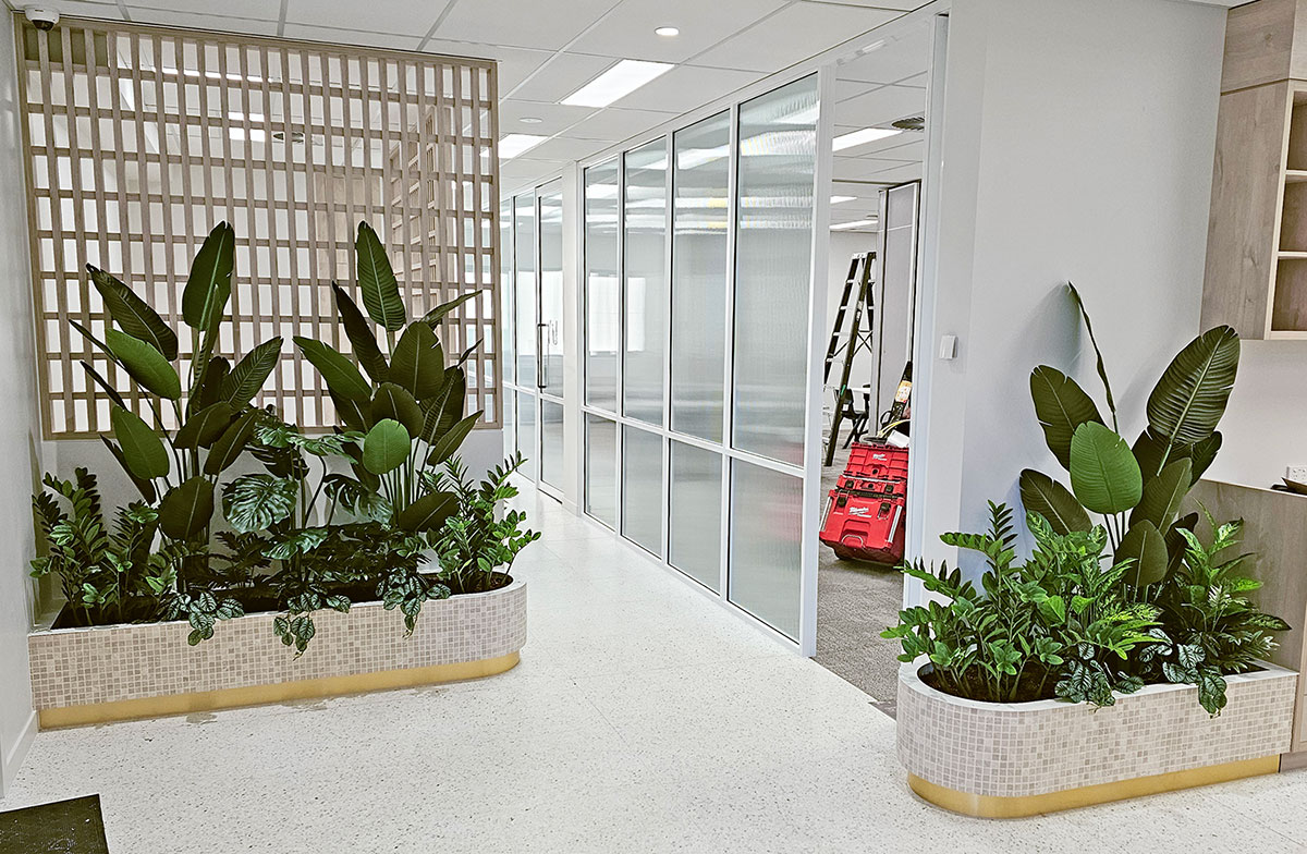 Office planters add bold, modern-look