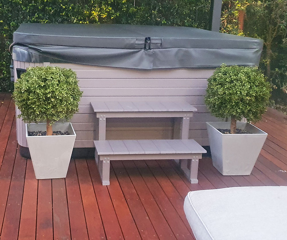 Boxwood Topiary 55cm UV