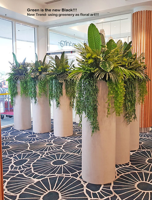 GREEN is the new BLACK!!- mixed Greenery as Floral Art...