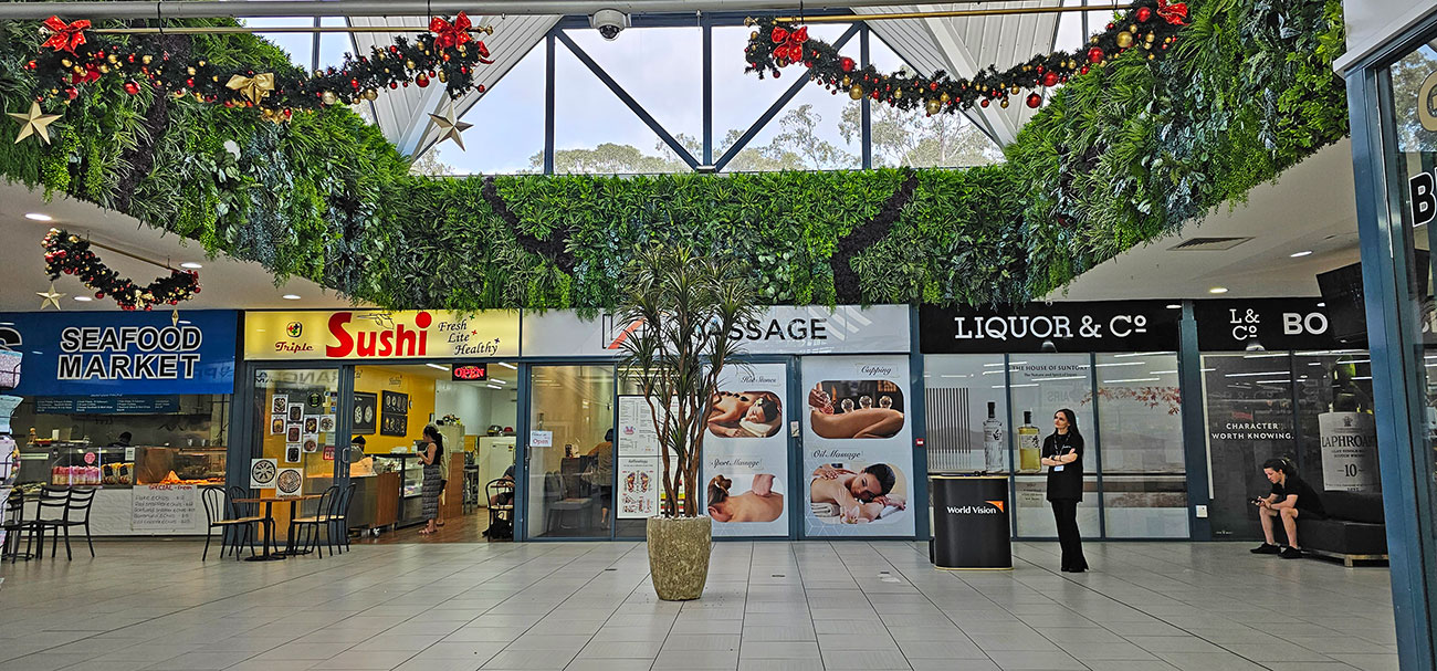 A 'green-welcome' at Shopping Centre entrance