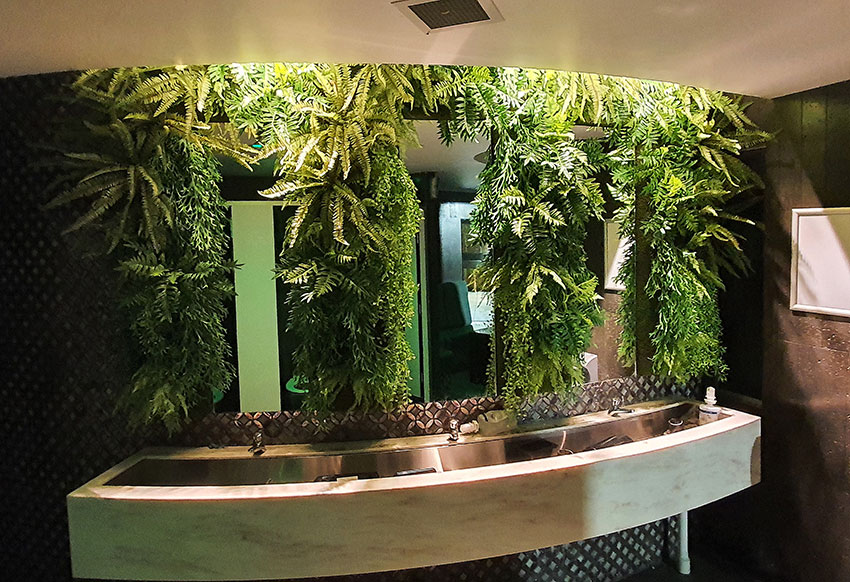 even club powder rooms are goin green! 